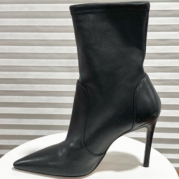 🌹STUART WEITZMAN 🌹 Stretch Black Leather Power Bootie Size: 5.5 - Picture 4 of 16